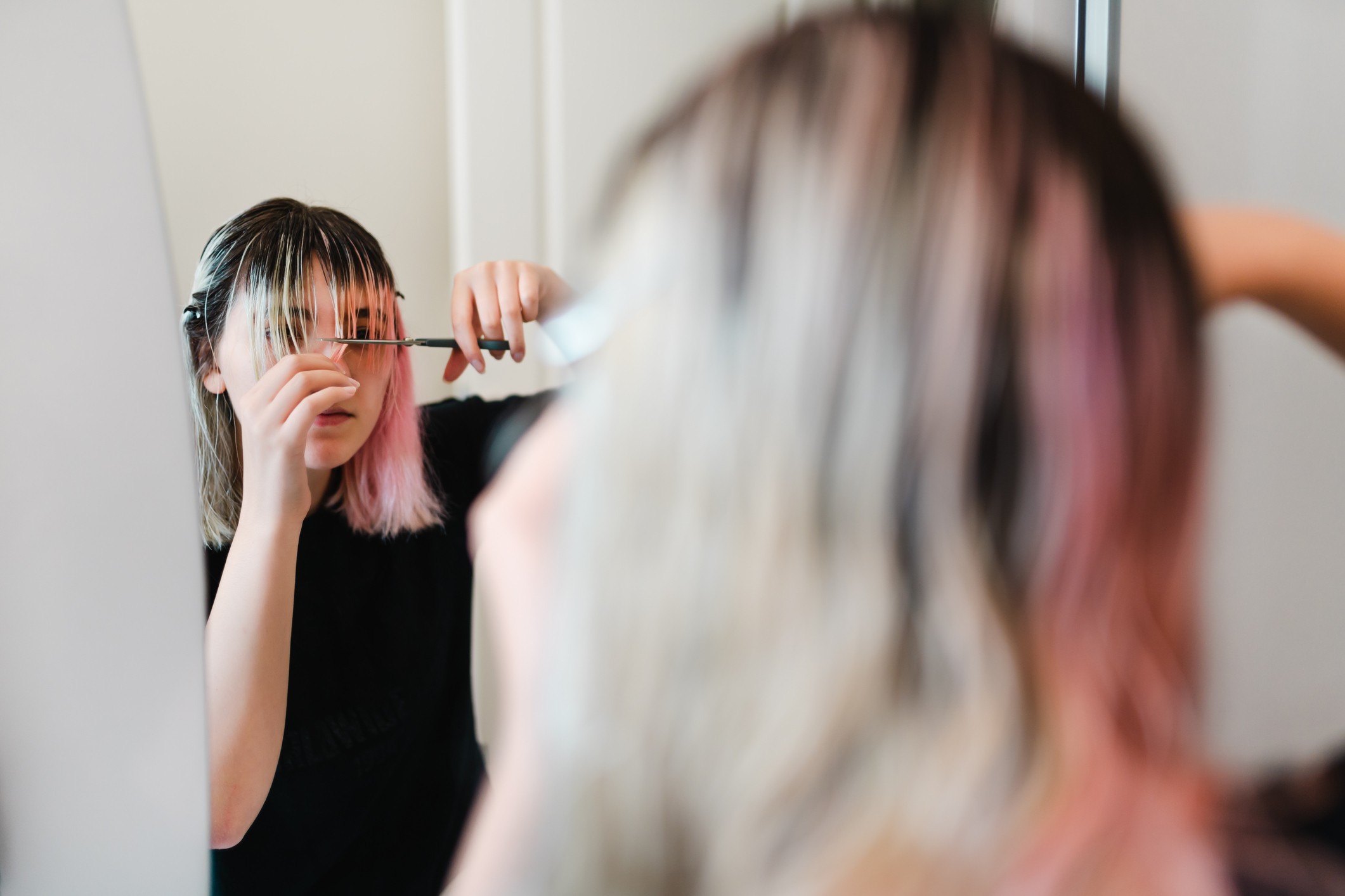 Passo A Passo Aprenda Como Cortar A Franja Sozinha Em Casa Soft Hair